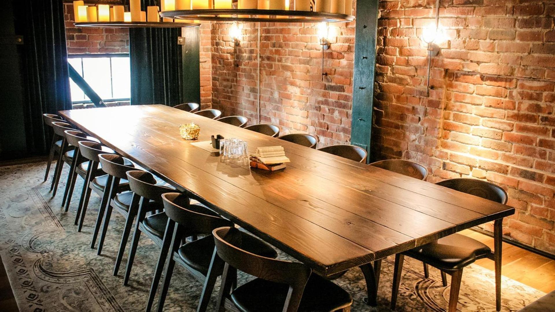 Steam Hotel Вестерос Экстерьер фото Interior of the restaurant
