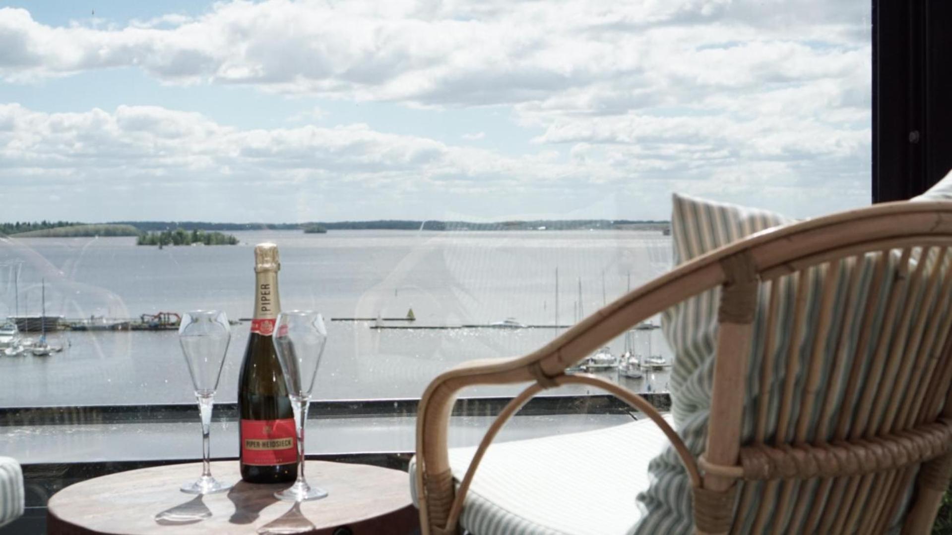 Steam Hotel Вестерос Экстерьер фото View of the Baltic Sea from the hotel