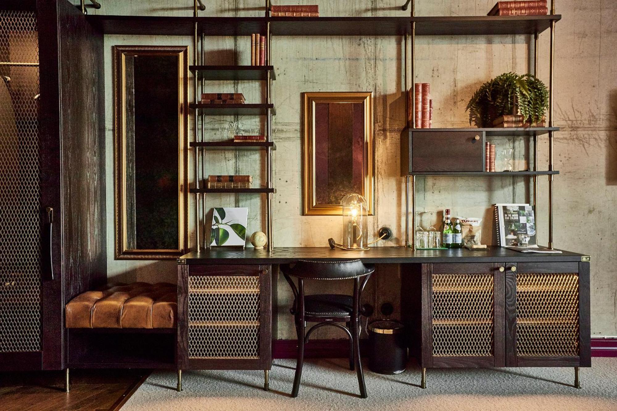 Steam Hotel Вестерос Экстерьер фото A desk by the Italian designer